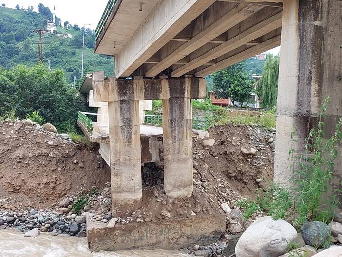 Rize'de iki köyü bağlayan köprü çöktü! vatandaşlardan önemli iddia! 2
